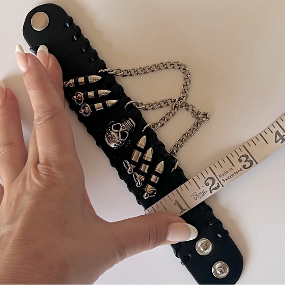 Skull and chain faux leather bracelet, adjustable - Picture 11 of 11